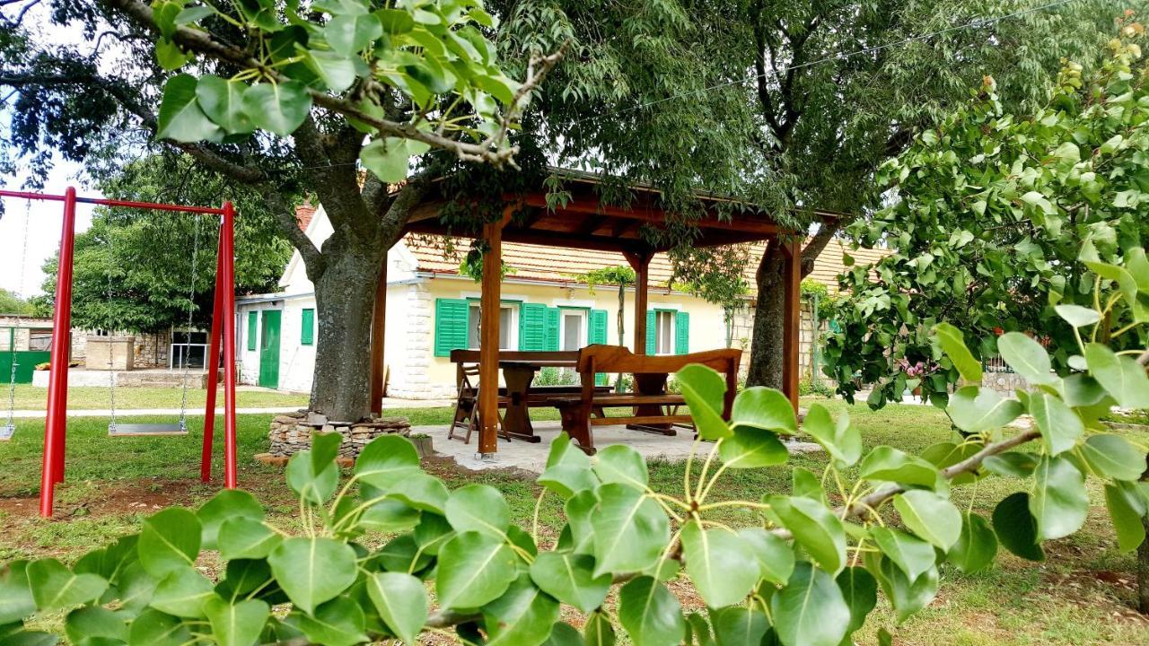 Village House Fafarinka - Close To Krka National Park Konjevrate Bagian luar foto